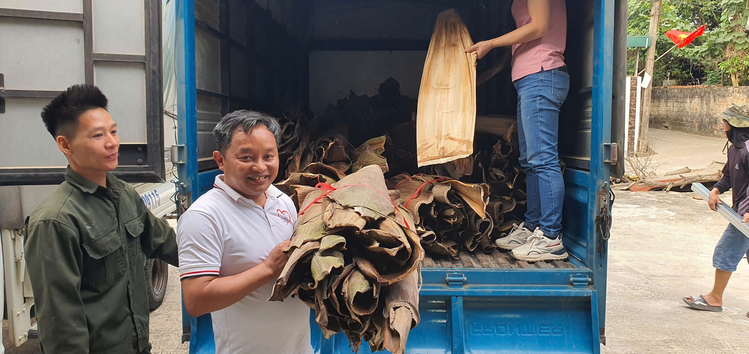 Thu mua nguyên liệu